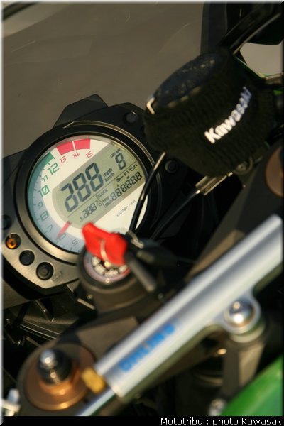 kawasaki_zx10r_2008_0190