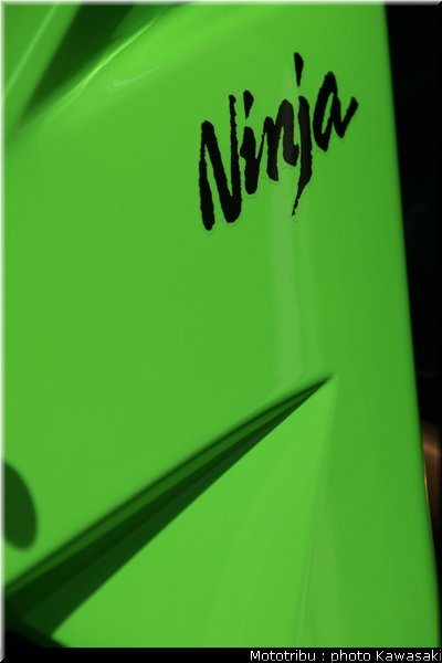 kawasaki_zx10r_2008_0191