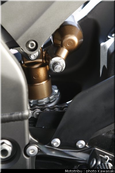 kawasaki_zx10r_2008_0215