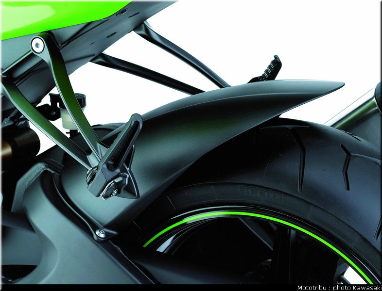 kawasaki_zx10r_2008_0220