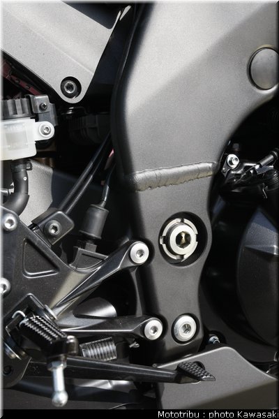 kawasaki_zx10r_2008_0222