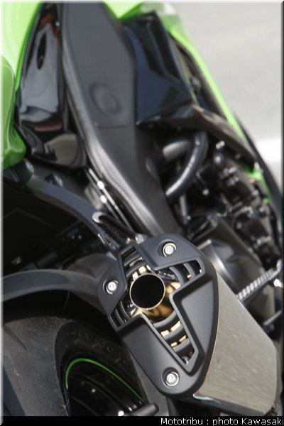 kawasaki_zx10r_2008_0225
