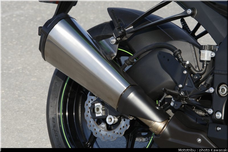 kawasaki_zx10r_2008_0232