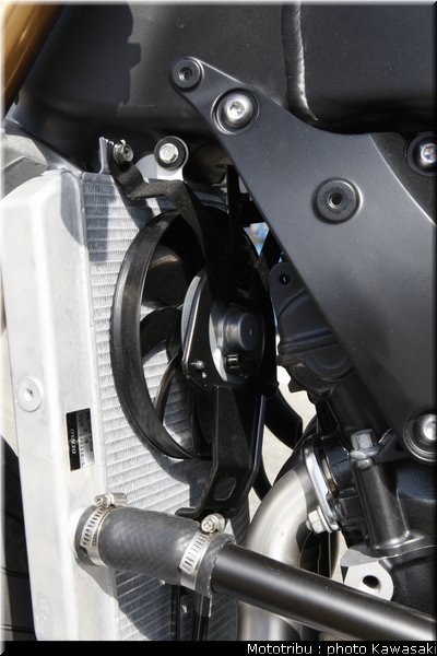 kawasaki_zx10r_2008_0238