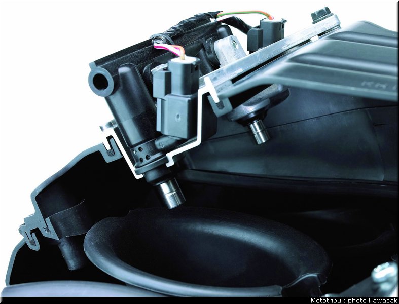 kawasaki_zx10r_2008_0241