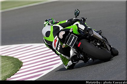 kawasaki_zx10r_2008_0004.jpg