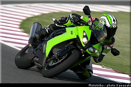 kawasaki_zx10r_2008_0005.jpg