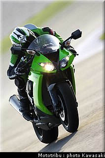 kawasaki_zx10r_2008_0009.jpg