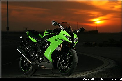 kawasaki_zx10r_2008_0015.jpg