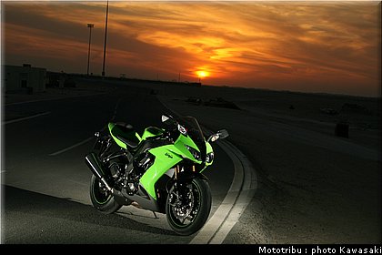 kawasaki_zx10r_2008_0016.jpg