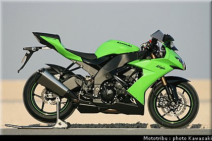 kawasaki_zx10r_2008_0022.jpg
