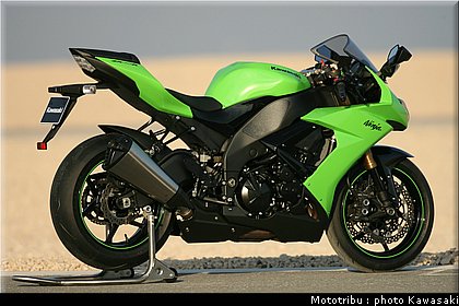 kawasaki_zx10r_2008_0025.jpg