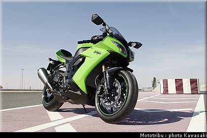 kawasaki_zx10r_2008_0026.jpg