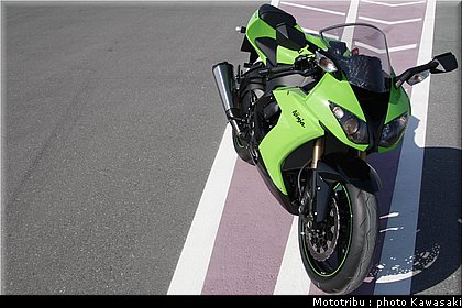 kawasaki_zx10r_2008_0027.jpg