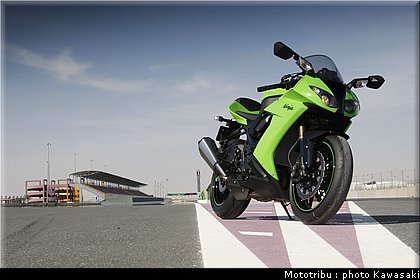 kawasaki_zx10r_2008_0028.jpg