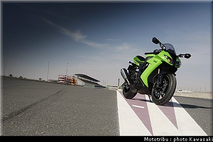 kawasaki_zx10r_2008_0029.jpg