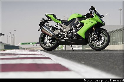 kawasaki_zx10r_2008_0030.jpg