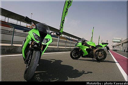 kawasaki_zx10r_2008_0035.jpg