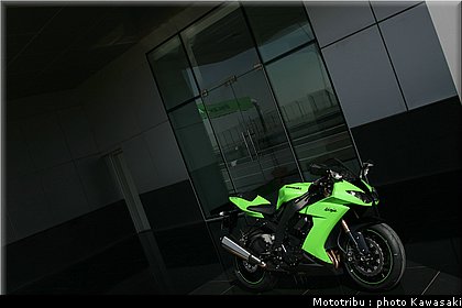 kawasaki_zx10r_2008_0037.jpg