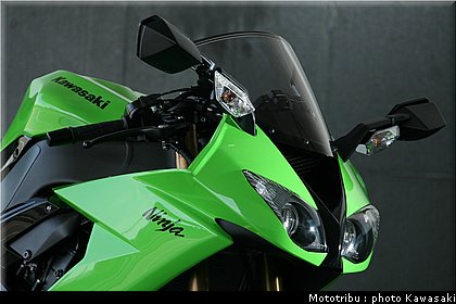 kawasaki_zx10r_2008_0043.jpg