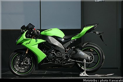 kawasaki_zx10r_2008_0049.jpg