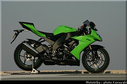 kawasaki_zx10r_2008_0055.jpg