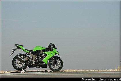 kawasaki_zx10r_2008_0056.jpg