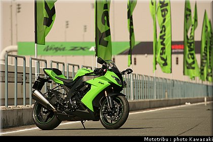 kawasaki_zx10r_2008_0061.jpg