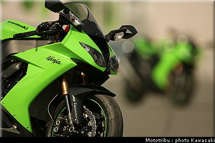 kawasaki_zx10r_2008_0063.jpg