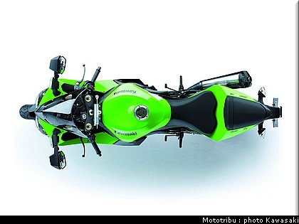 kawasaki_zx10r_2008_0068.jpg