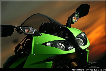 kawasaki_zx10r_2008_0084.jpg