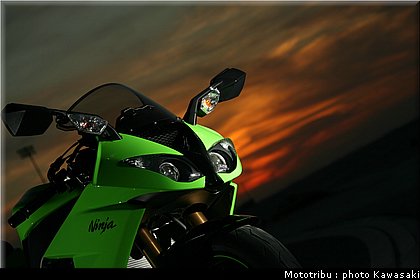kawasaki_zx10r_2008_0085.jpg