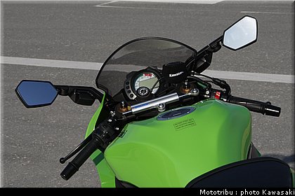 kawasaki_zx10r_2008_0089.jpg