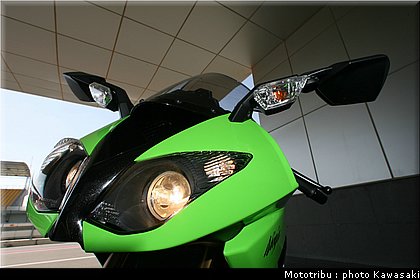 kawasaki_zx10r_2008_0091.jpg