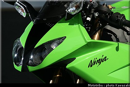kawasaki_zx10r_2008_0094.jpg