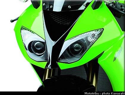 kawasaki_zx10r_2008_0097.jpg