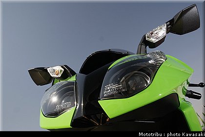 kawasaki_zx10r_2008_0098.jpg