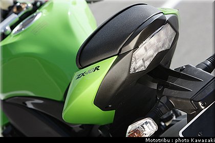 kawasaki_zx10r_2008_0099.jpg