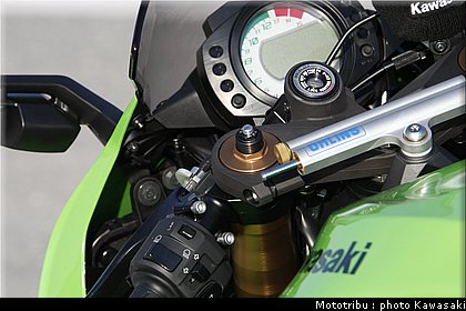 kawasaki_zx10r_2008_0106.jpg