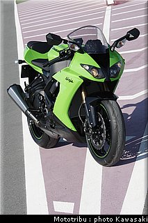 kawasaki_zx10r_2008_0122.jpg