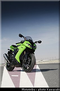 kawasaki_zx10r_2008_0126.jpg
