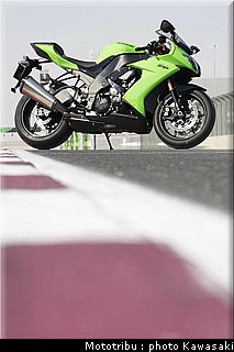 kawasaki_zx10r_2008_0127.jpg