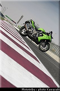 kawasaki_zx10r_2008_0128.jpg