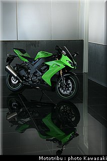 kawasaki_zx10r_2008_0134.jpg