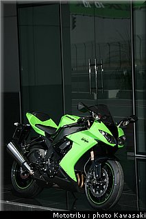 kawasaki_zx10r_2008_0136.jpg