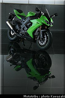 kawasaki_zx10r_2008_0137.jpg