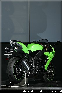 kawasaki_zx10r_2008_0139.jpg