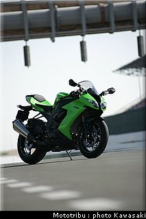 kawasaki_zx10r_2008_0140.jpg