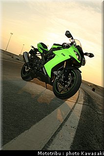 kawasaki_zx10r_2008_0150.jpg