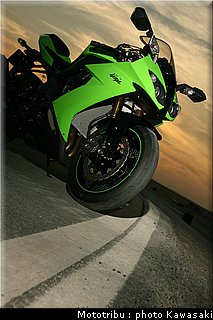 kawasaki_zx10r_2008_0155.jpg